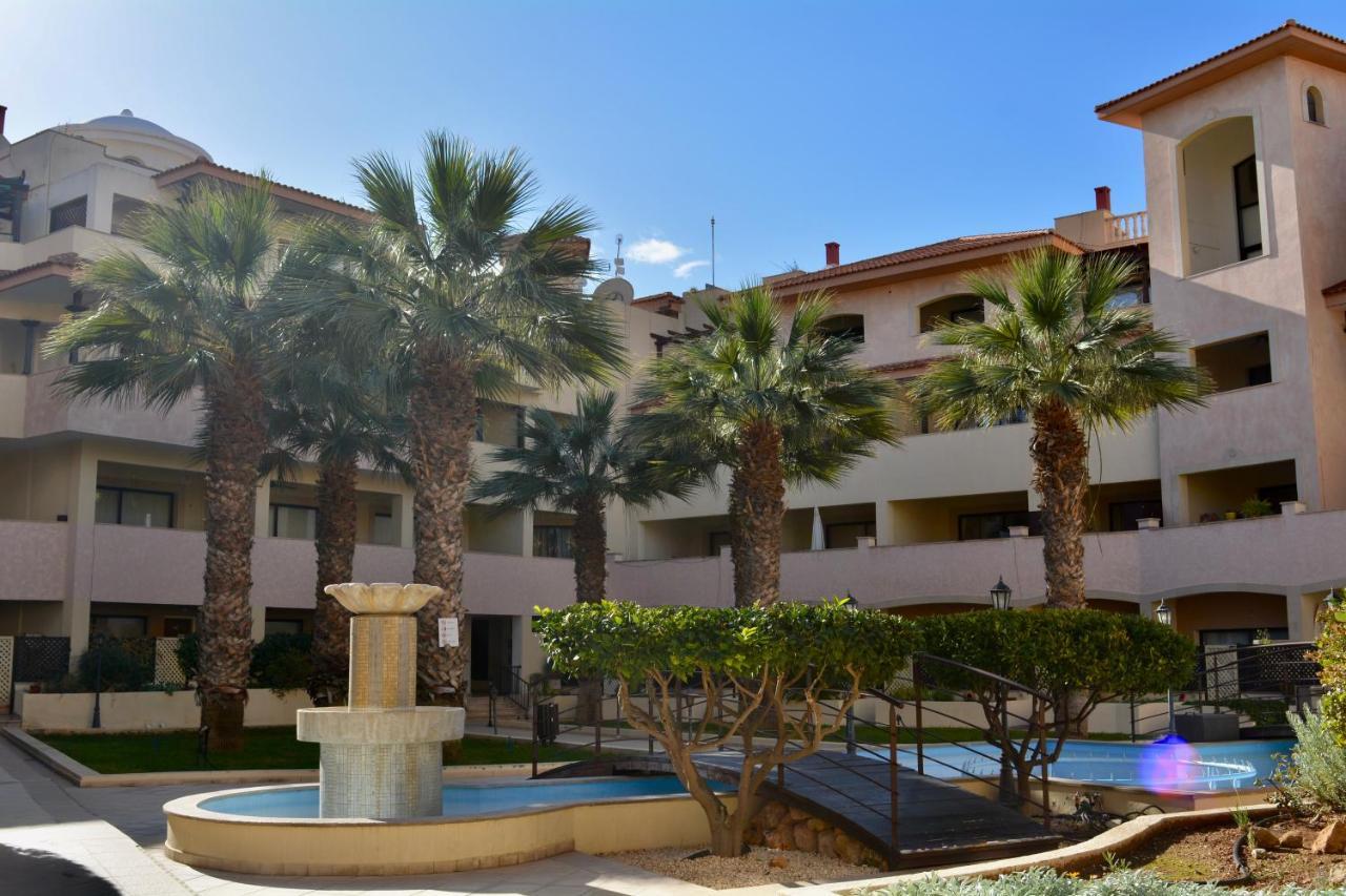 Queens Gardens - Kato Paphos - Next To Kings Ave Mall --- By Yiota Екстериор снимка